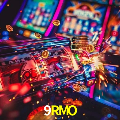 Escena dinámica inspirada en casino con iluminación 9RMO, cartas, fichas e íconos de juegos digitales en un espacio moderno de juegos.